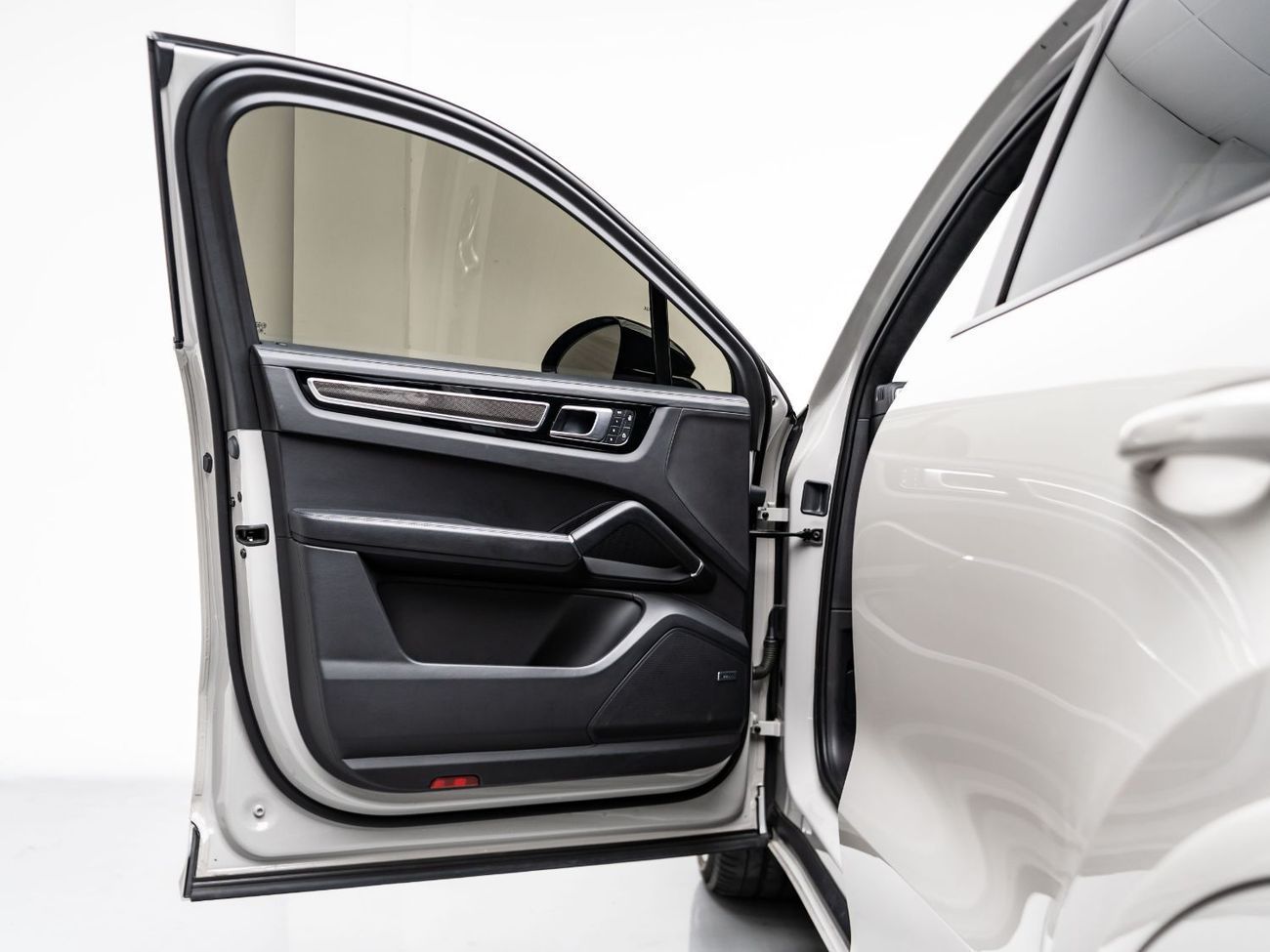 بورش كايان GTS Coupe