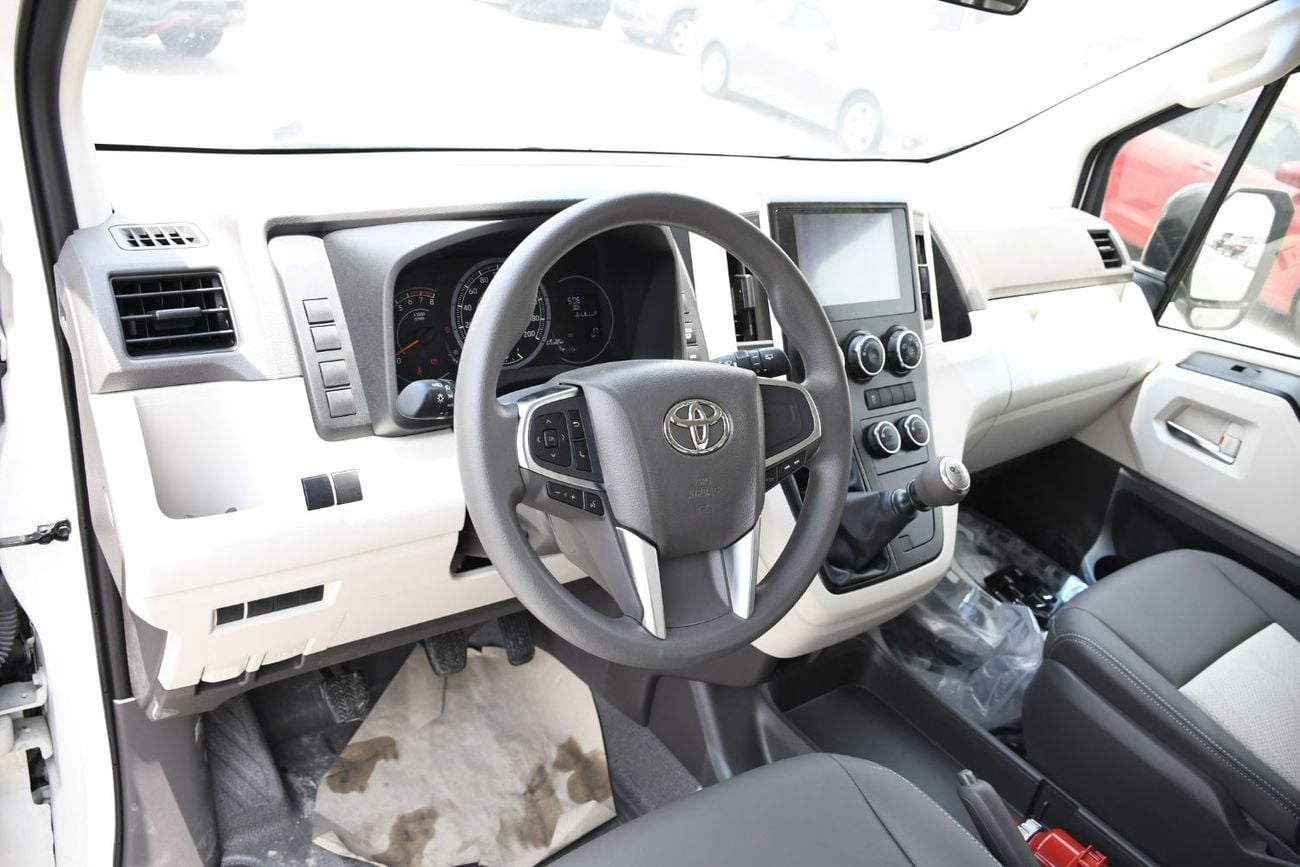 Toyota Hiace GL 3.5L Manual Petrol Full option
