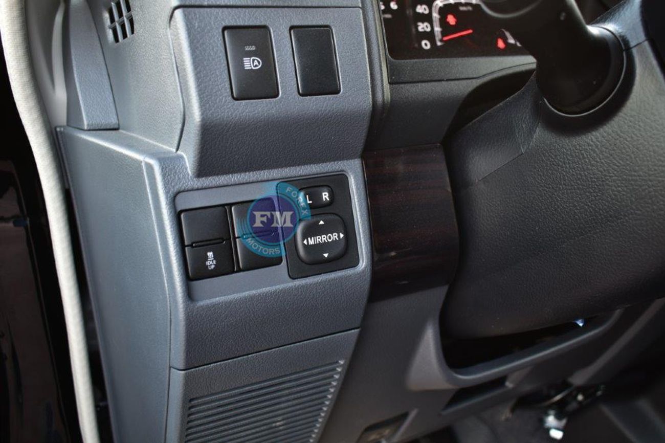 تويوتا لاند كروزر 70 76 40th Anniversary LX-Z 2.8L Diesel 4WD Automatic