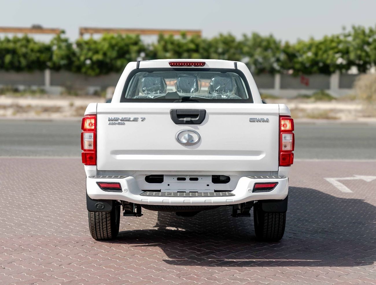 جريت وول وينغل 2026 Greatwall Wingle 7 4X2 Standard 2.4L - Manual - Titanium White Inside Black | Export Price