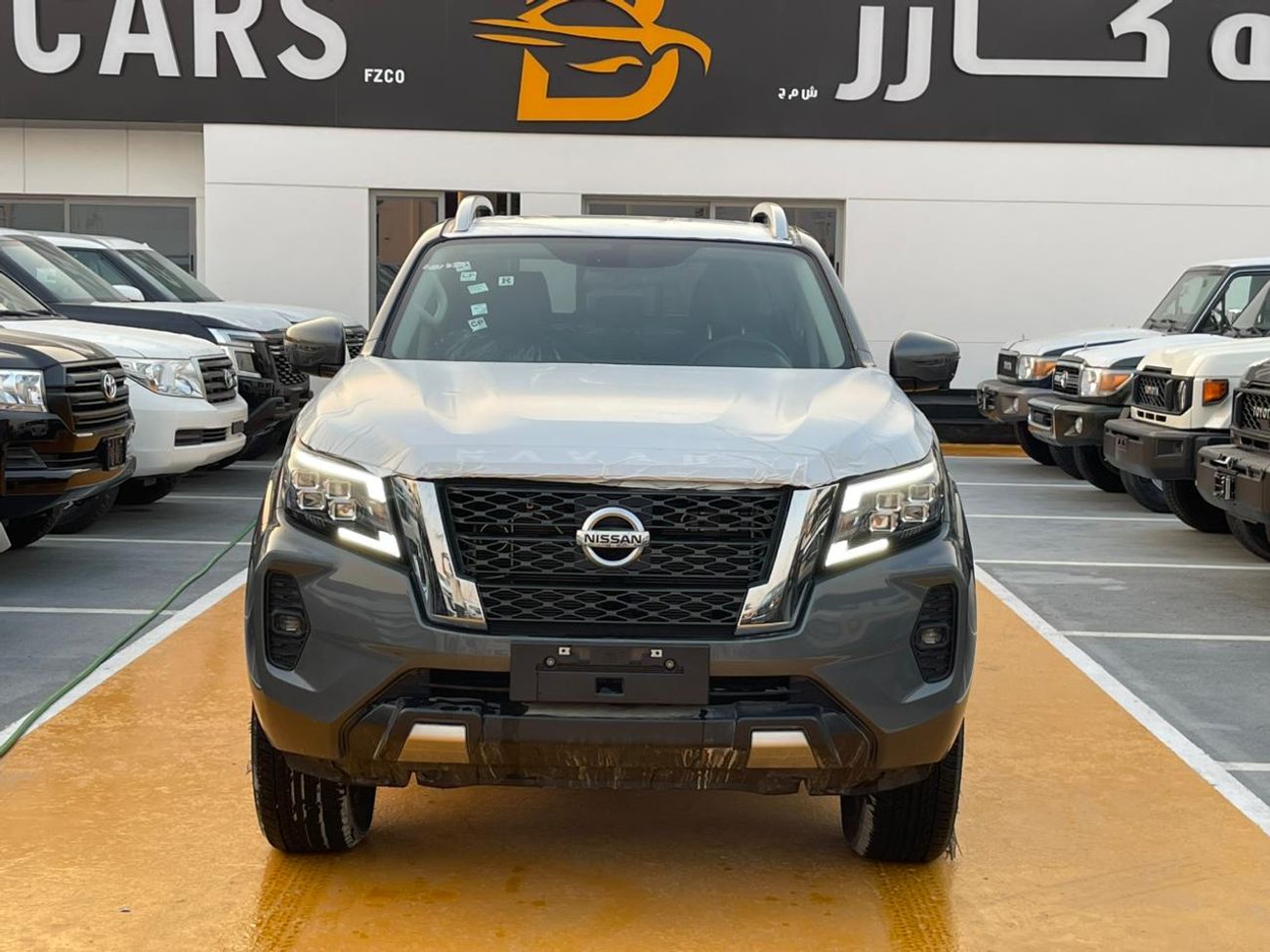 Nissan Navara G 2.5L 4WD M/T Nissan Navara Double Cab  2.5L Petrol 4WD 5 Seater MT