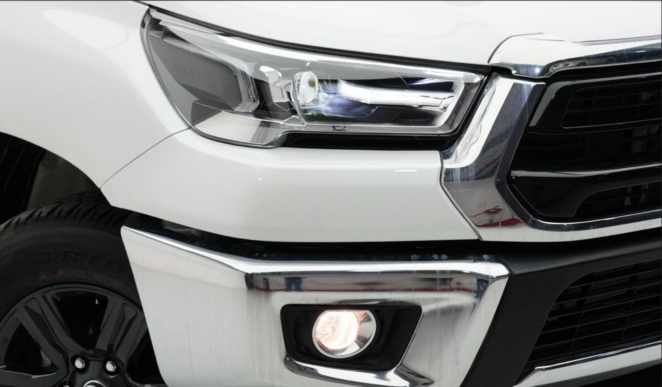 Toyota Hilux SR5 (NON GCC)