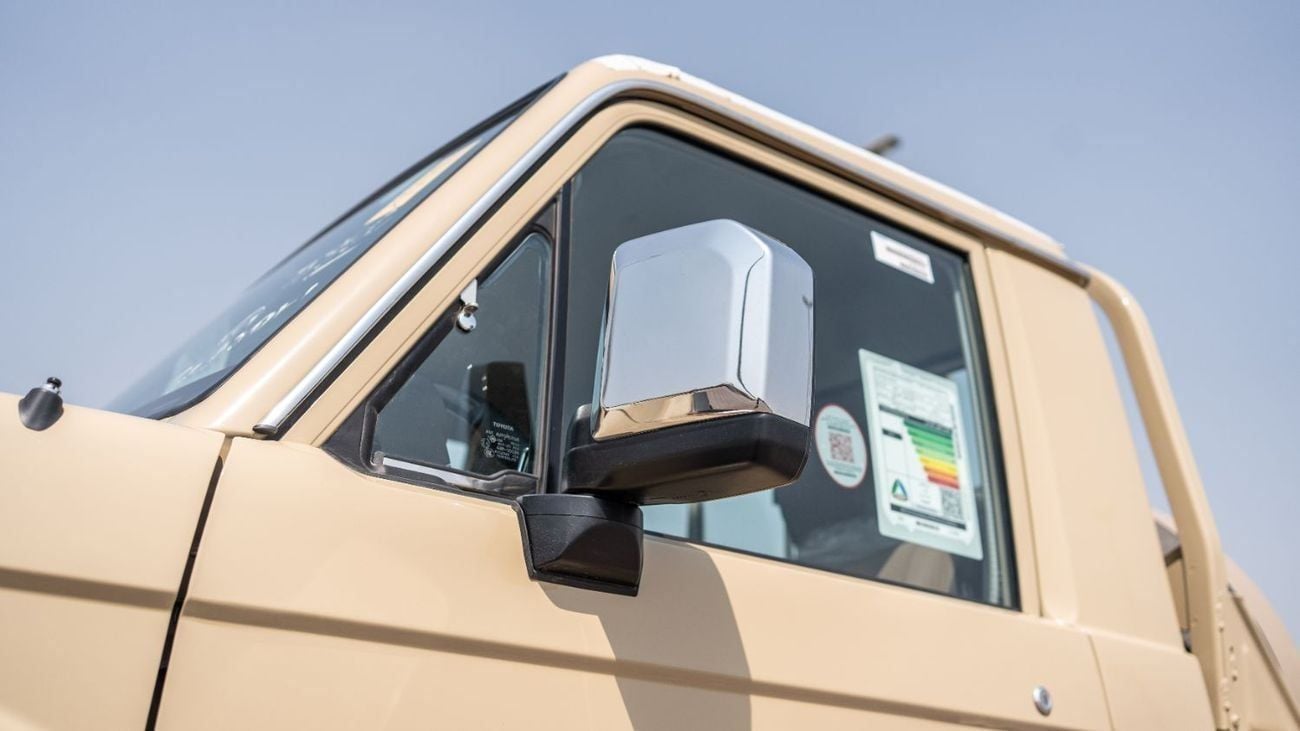 تويوتا لاند كروزر بيك آب 2026 Toyota Land Cruiser LC 79 2.8L MT Diesel (Beige-Brown)