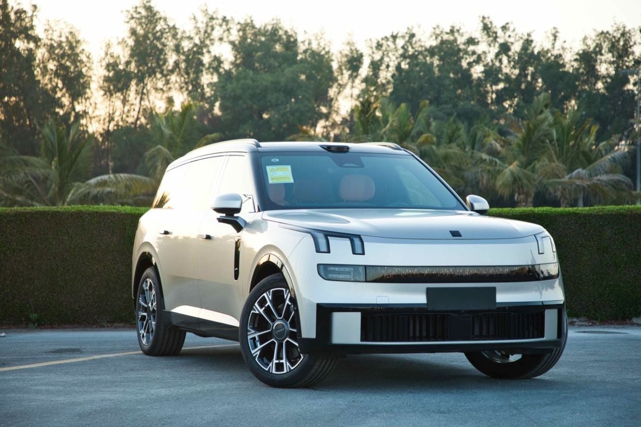Lynk & Co 900 FLAGSHIP