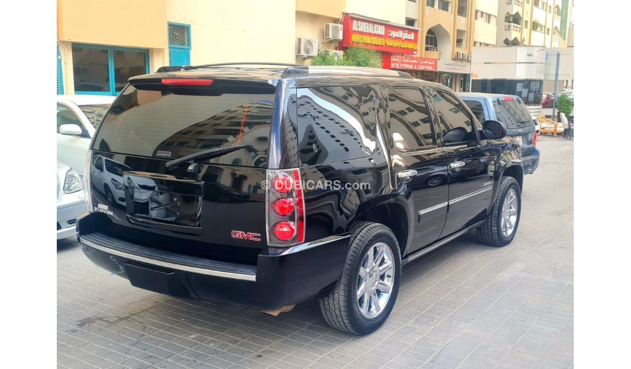 GMC Yukon GMC YUKON DENALI  2012 GCC  .  FULL OPTION.  SERVICE HISTORY  . ACCIDENT FREE  .. ORIGINAL PAINT  .