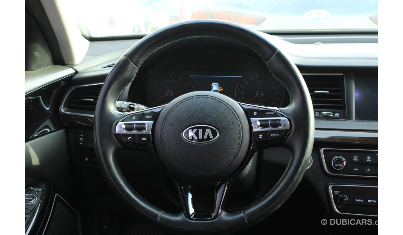 Kia Cadenza K7 / KOREAN/ 3.3LPetrol / FULL OPTION / EXCLUSIVE CONDITION (LOT # 5129)