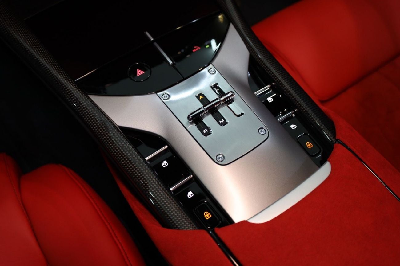 فيراري بوروسانجوي STD 2024 Ferrari Purosangue, Carbon Fiber Package, 360° Camera, Panoramic Roof, Dealer Service Package!!