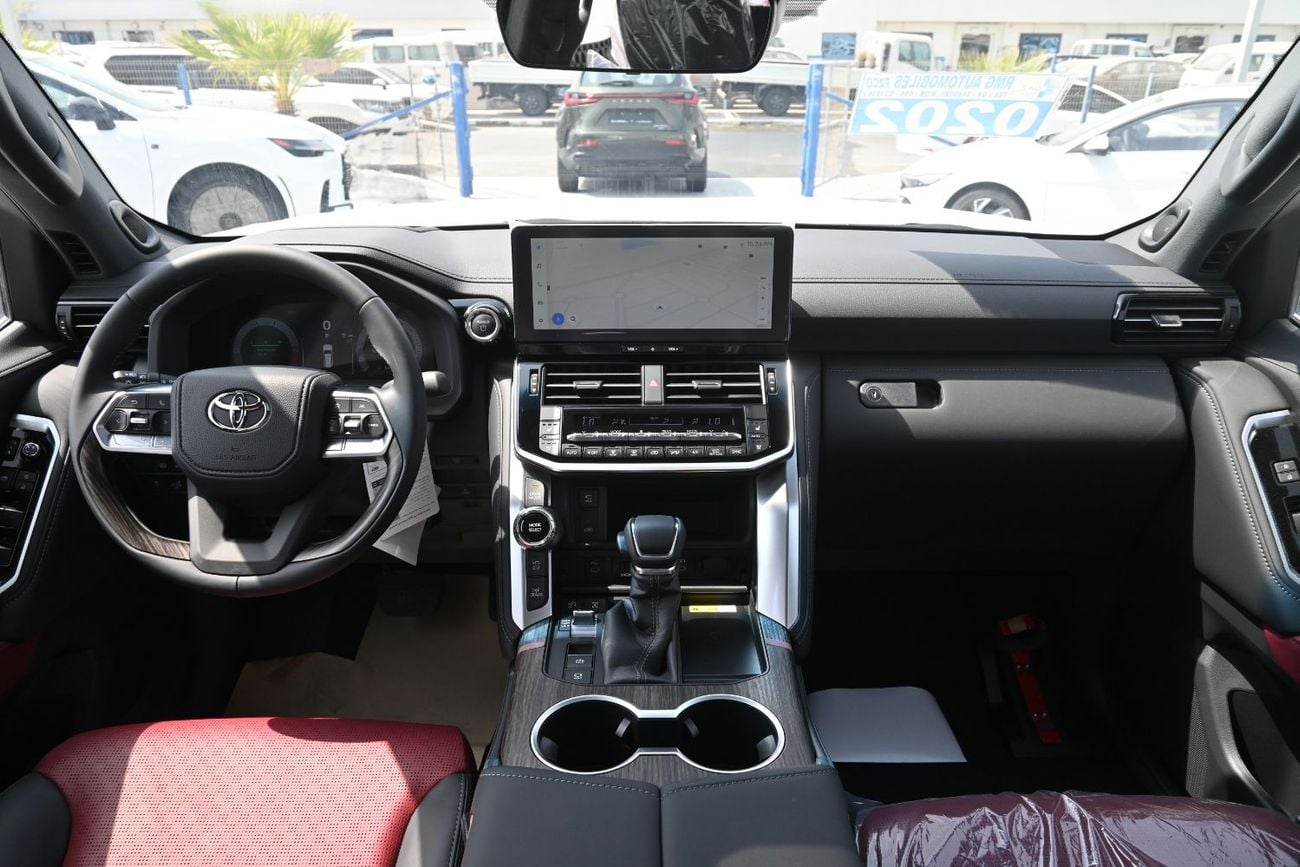 تويوتا لاند كروزر VXR تويوتا لاند كروزر VX-R موديل 2026، محرك هجين V6 سعة 3.5 لتر بشاحن توربيني مزدوج، دفع رباعي، اللون أب