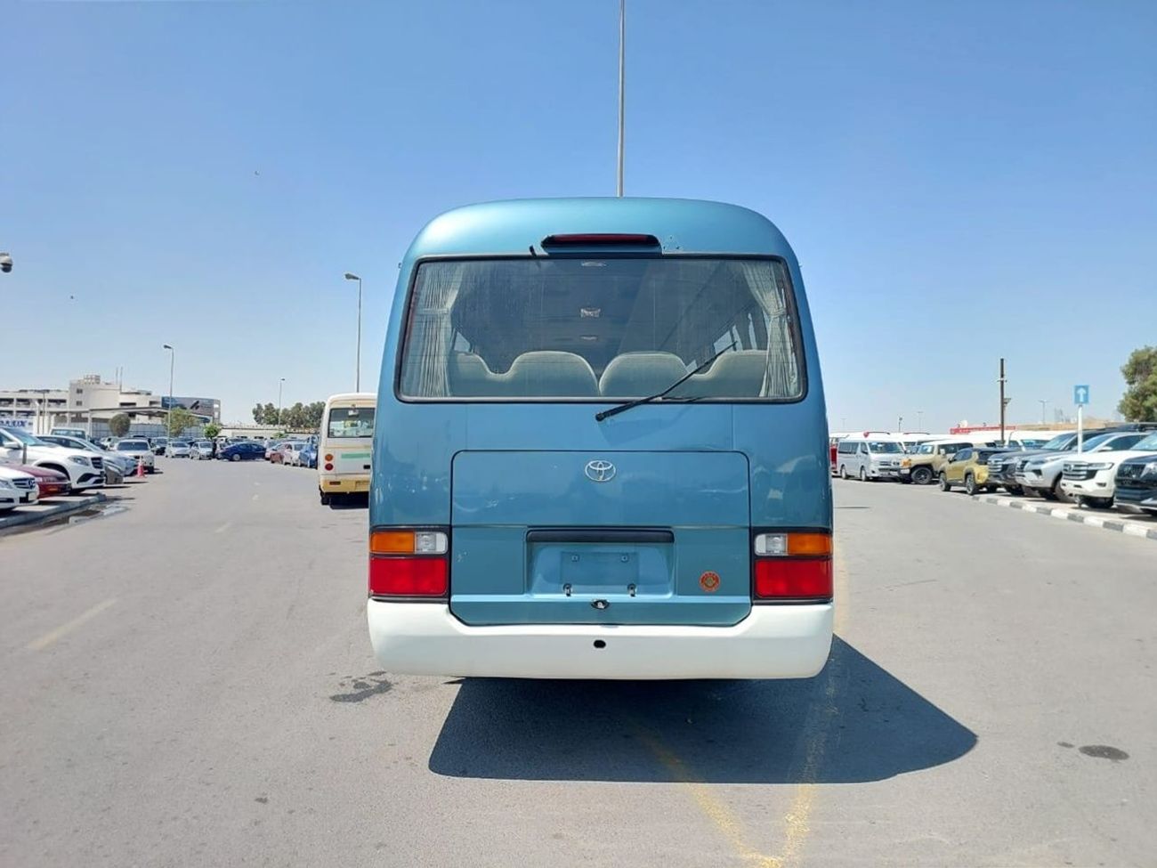 Toyota Coaster TOYOTA COASTER BUS RHD 1998 MODEL 4.2 L DIESEL AUTOMATIC(PM05001)