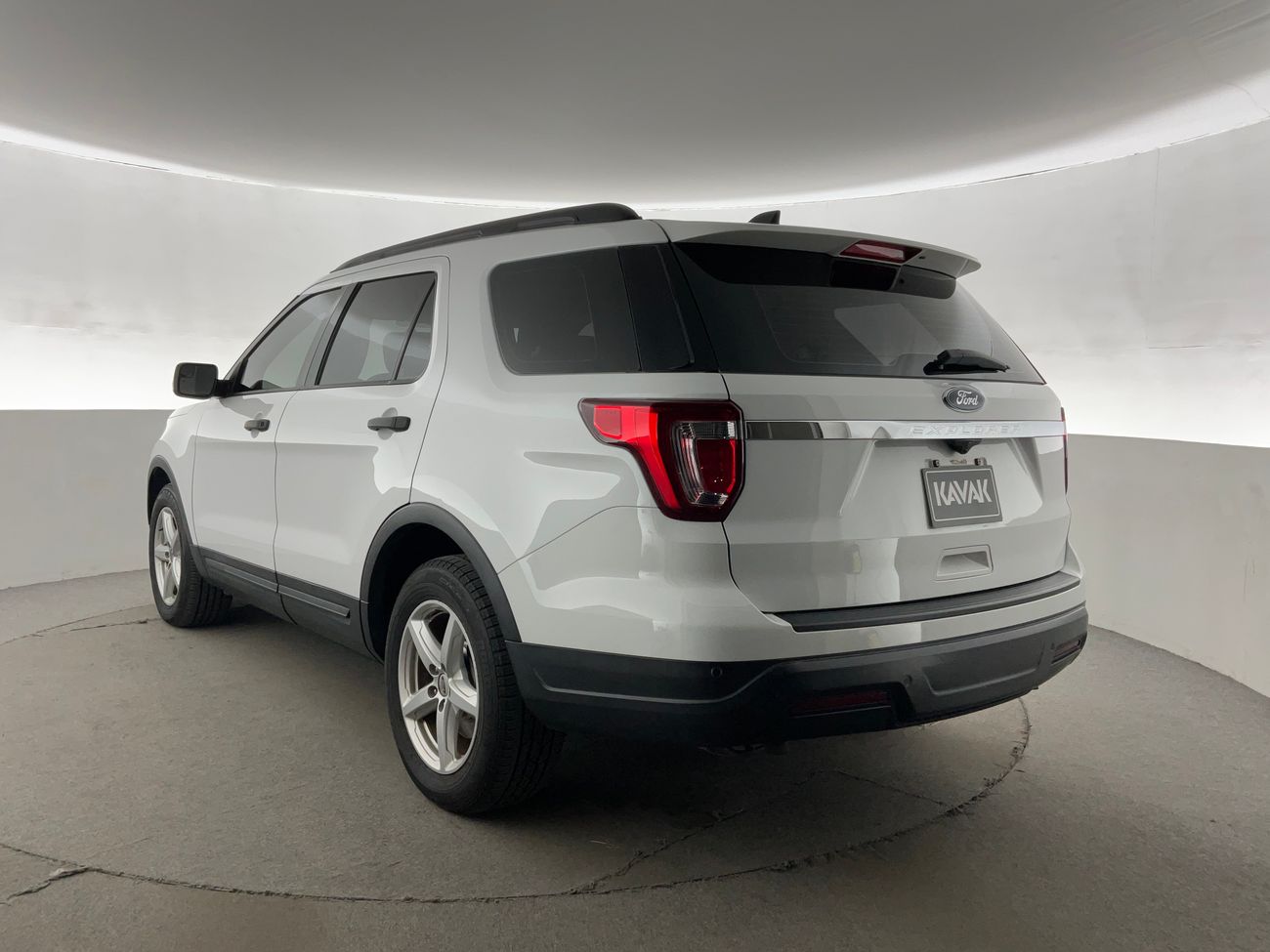 Ford Explorer XL / Standard | National Day Celebration | Guaranteed Warranty | 0 Down Payment