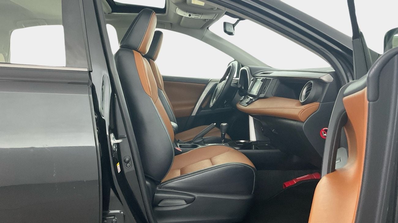 تويوتا راف ٤ 2.5 VXR 4WD NAV LHR AUTO | شامل الضمان | 0 ﺪﻔﻋﺓ ﺃﻮﻟﻯ