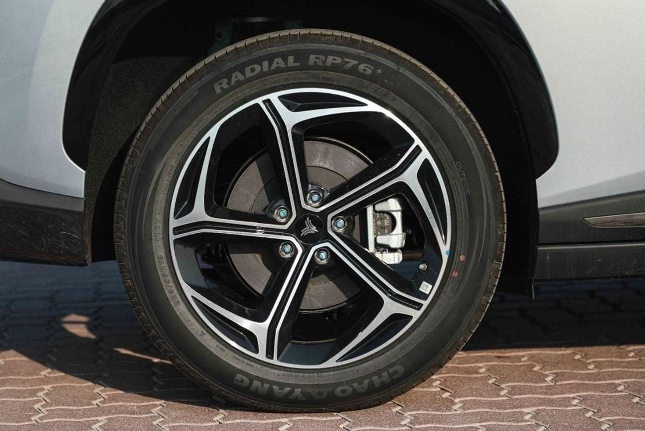 Neta L 2024 NETA L FLASH CHARGE EDITION 1.5 - Plug-in Hybrid - SILVER inside GREY | Export Price