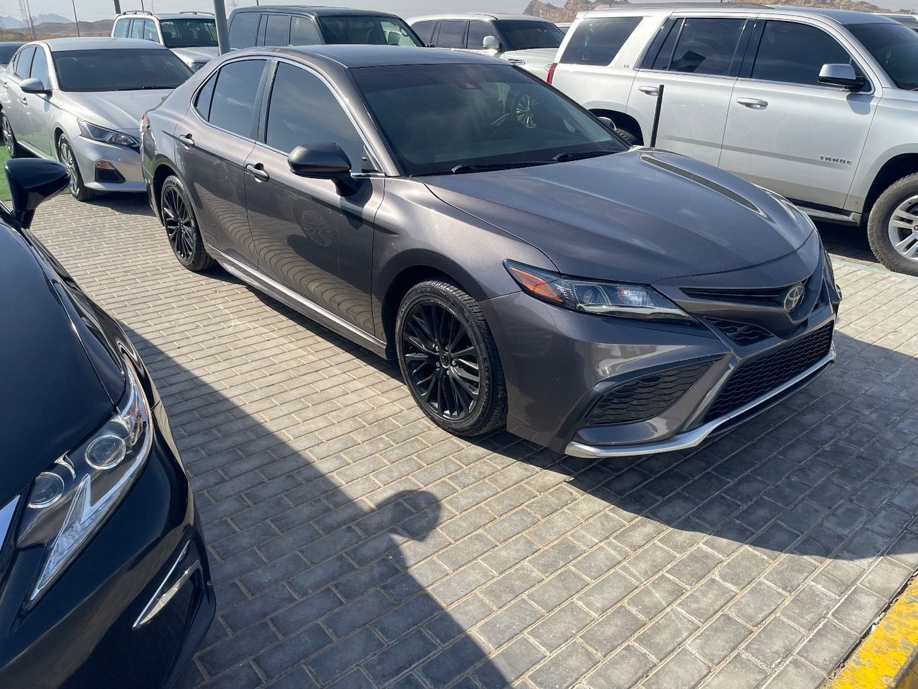 Toyota Camry SE 2.5L (181 HP)