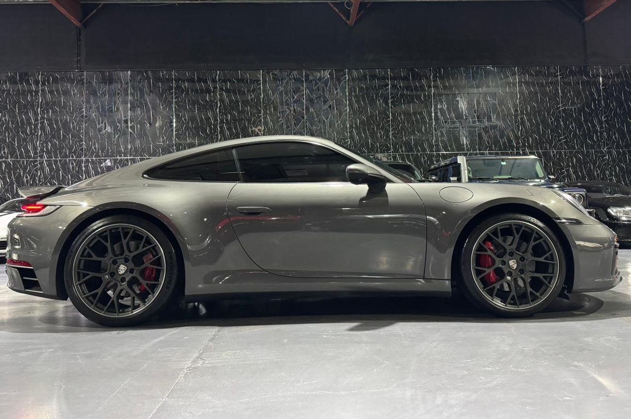 Porsche 911 Carrera 4S 3.0L (380 HP) Coupe