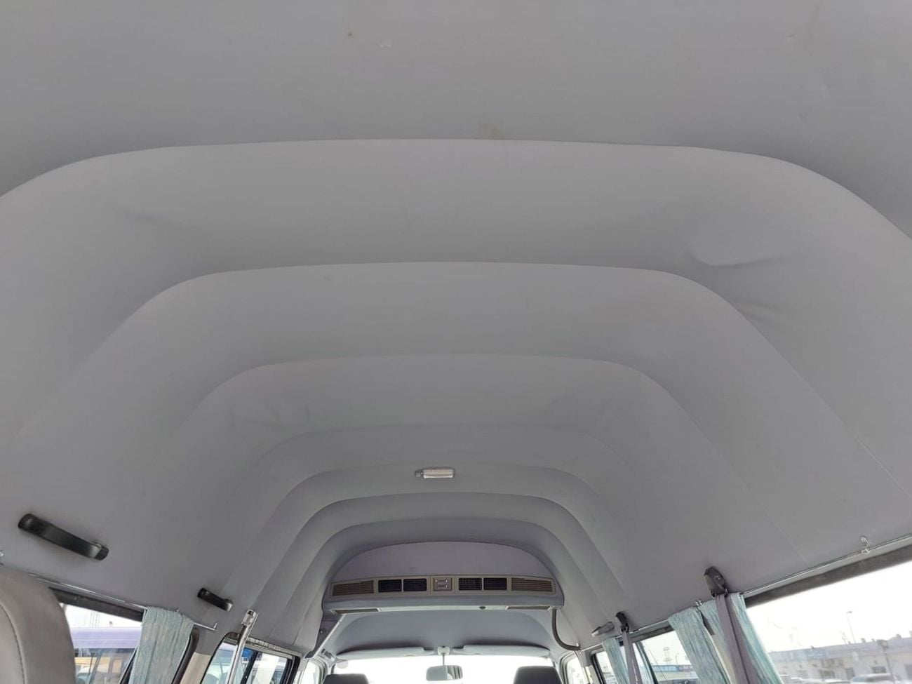 Toyota Hiace (RAMADAN OFFER) TOYOTA HIACE VAN RHD 2003 MODEL 2.4 L PETROL AUTOMATIC(PM02943)