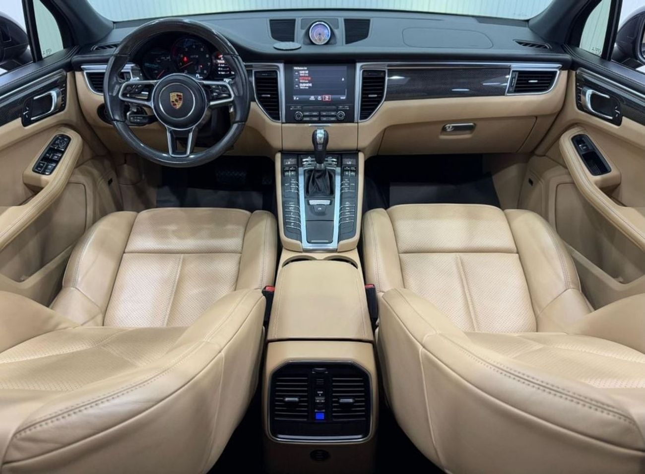 Porsche Macan GTS 2018 Porsche Macan GTS, Warranty, Service History, Excellent Condition, GCC