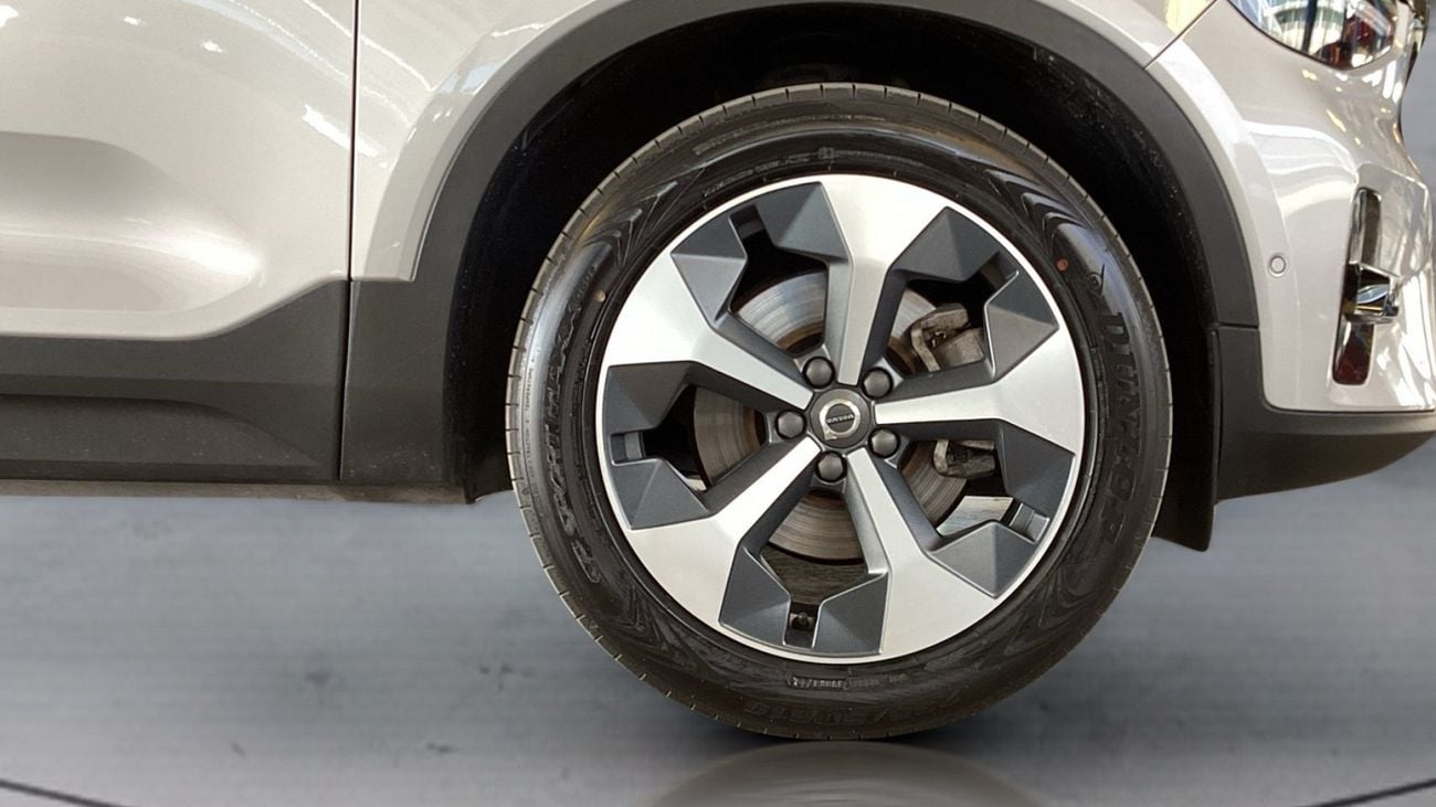 Volvo XC40 2.0 B4 MHEV ULTIMATE DARK AUTO | Guaranteed Warranty | 0 Down Payment