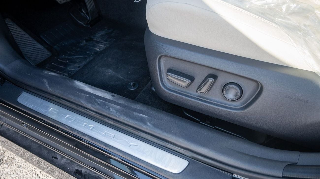 Toyota Camry limited 2.5L Hybrid