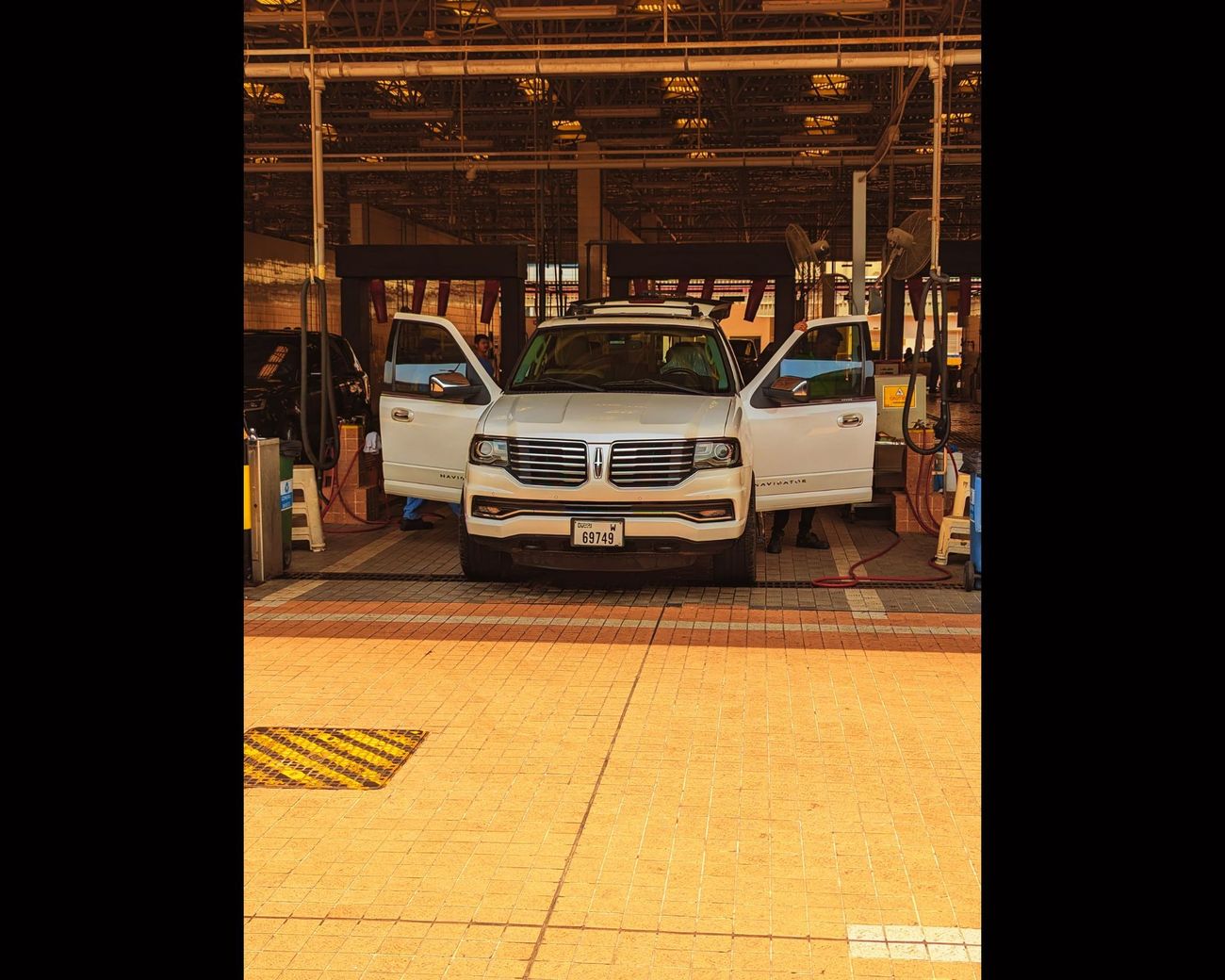 Lincoln Navigator Std 3.5L (385 HP)