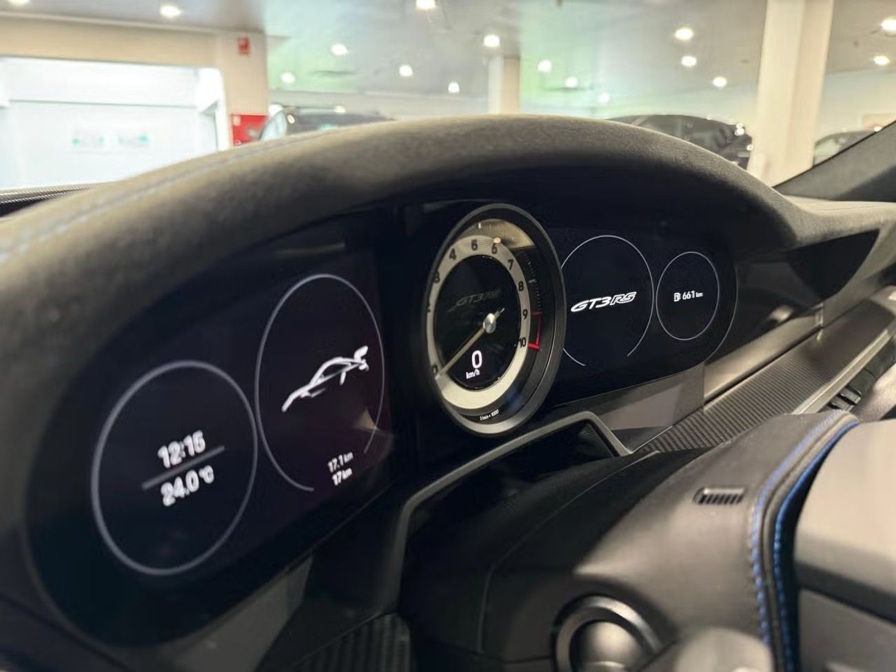 Porsche 911 GT3 RS 4.0L (520 HP) Coupe // WEISSACH PACKAGE/ PCCB / LIFT / BOSE 