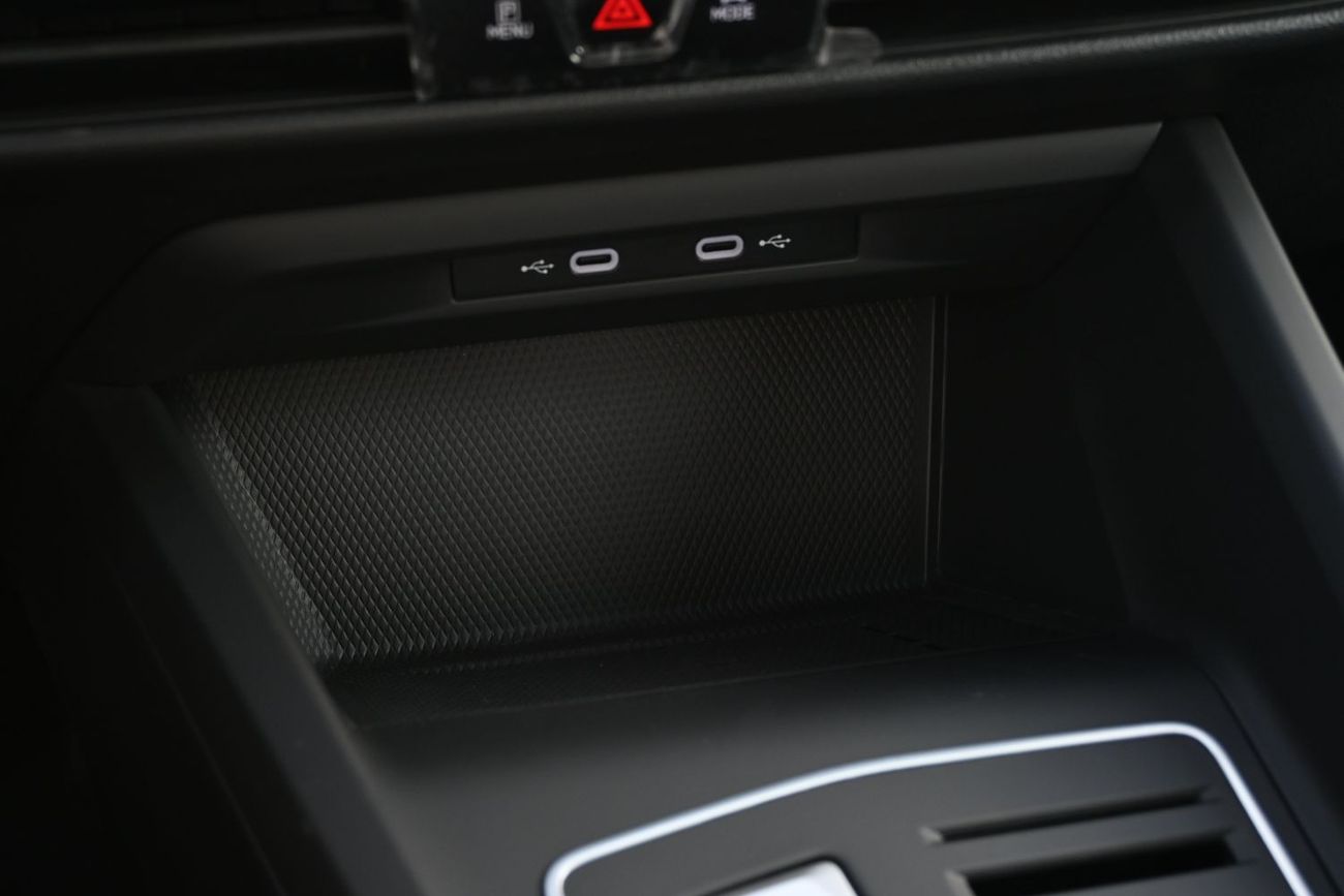 Volkswagen Golf R Volkswagen Golf R 1.5L Turbo TSI, Model 2025, Color Grey