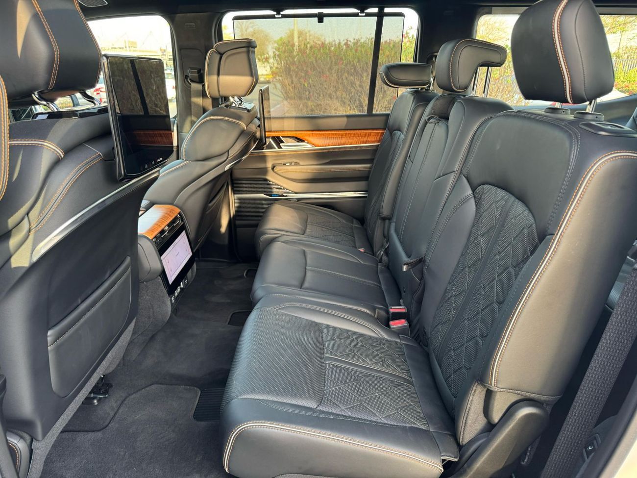 جيب جراند واجونير Series III 3.0T