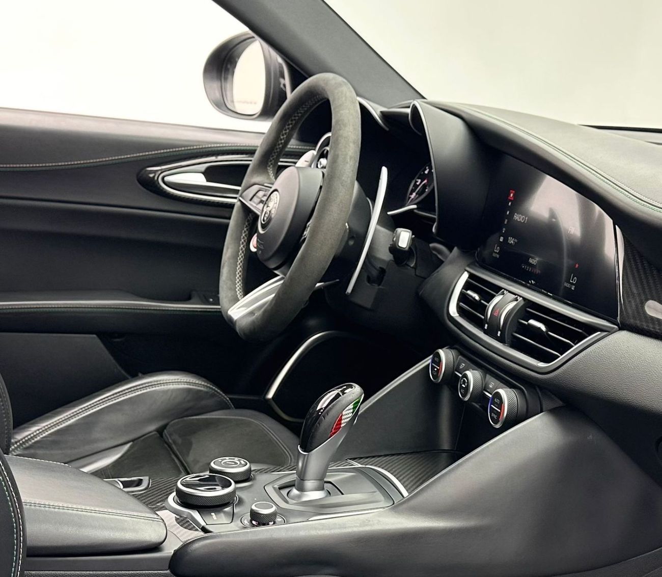 Alfa Romeo Giulia Quadrifoglio 2.9L (505 HP) 2018 Alfa Romeo Giulia Quadrifoglio, Alfa Romeo Service History, 1 Year W