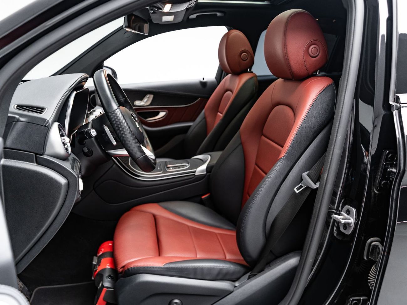 Mercedes-Benz GLC 300 4Matic 2023 Mercedes GLC 300 Coupe, 2027 Mercedes Warranty, Full Service History, Low KMs, GCC