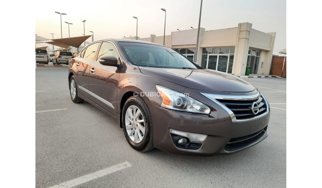 Nissan Altima Nissan Altima model 2014 Gcc very celen car km 176,000 price 22,000