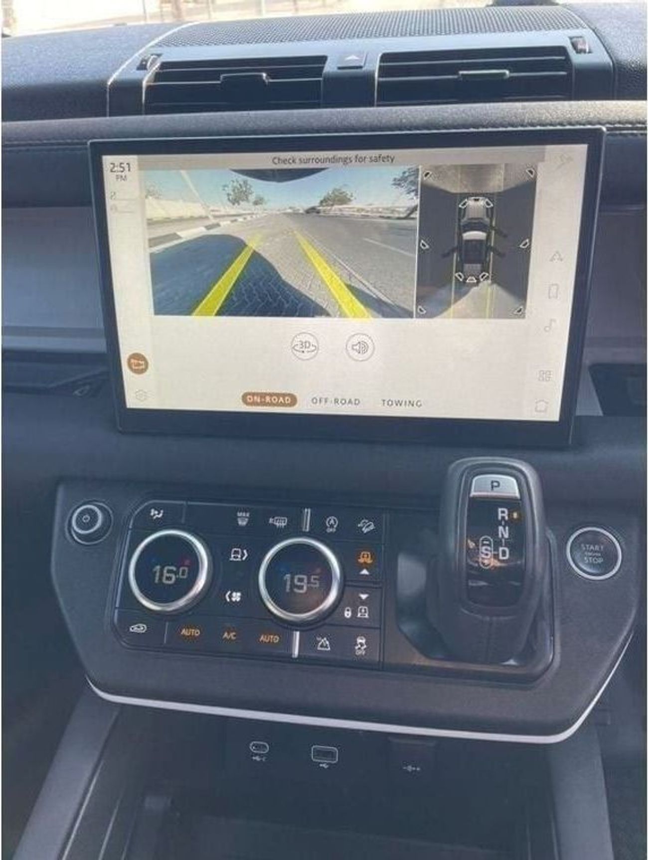 لاند روفر ديفندر LAND ROVER DEFENDER 3.0 LITER  RIGHT HAND DRIVE ONLE FOR EXPORT AVAILABLE