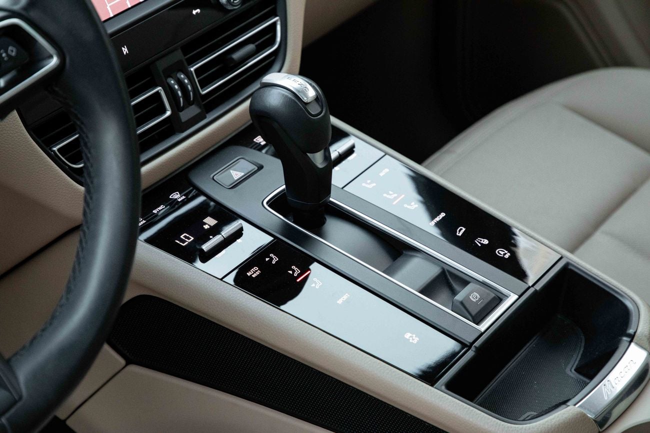 Porsche Macan STD Macan Base | 4,407 P.M | 0% Downpayment | Perfect Condition!