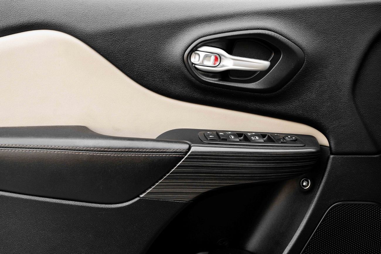 Jeep Cherokee Limited | 1,371 P.M  | 0% Downpayment | Amazing Condition!