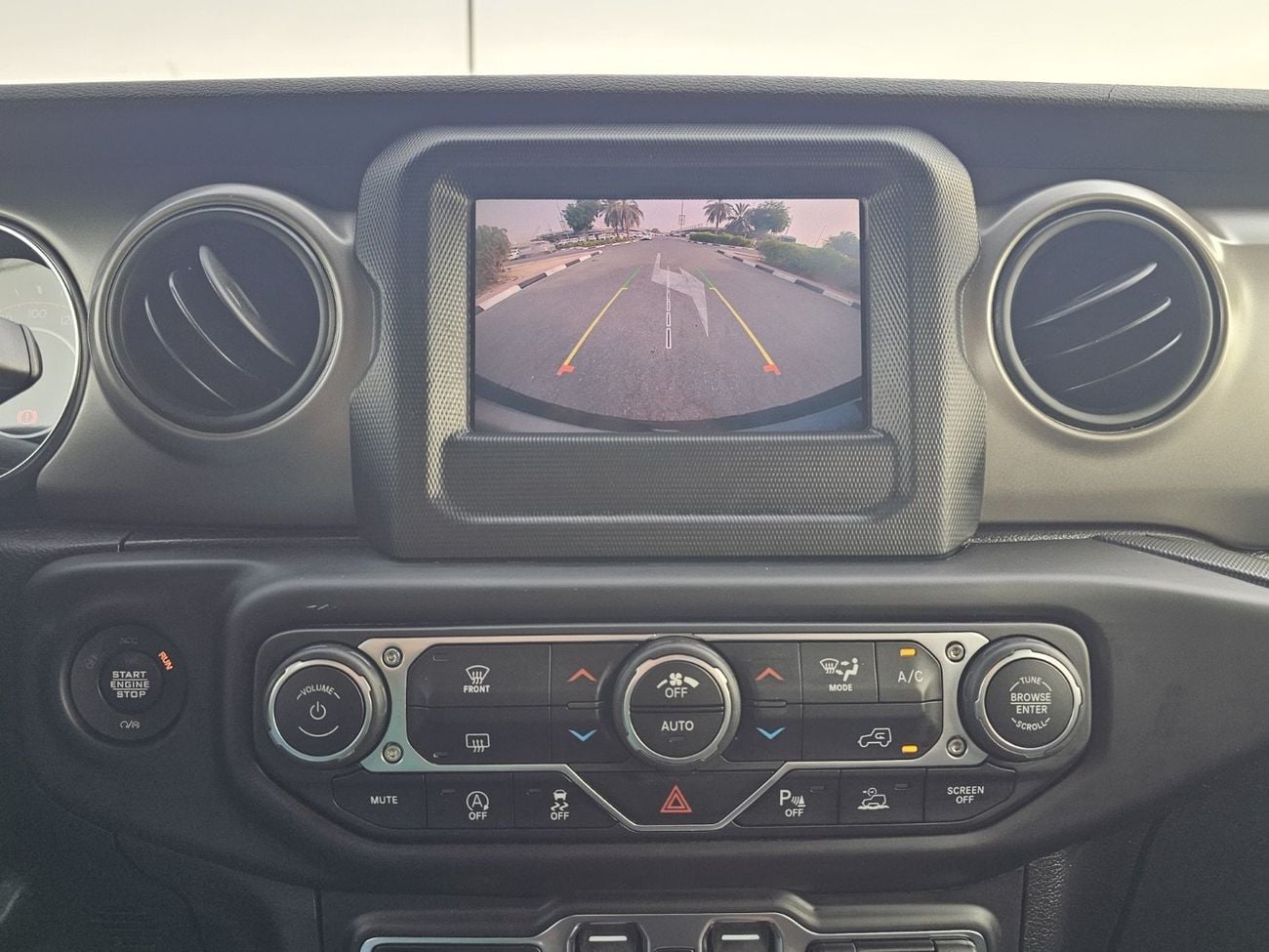 Jeep Wrangler Sport 3.6L A/T (5 Seater)