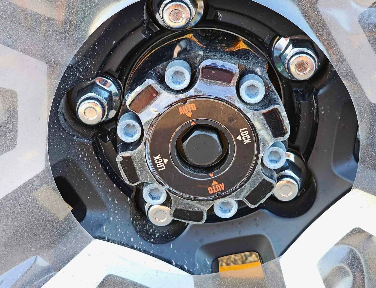 Toyota Land Cruiser 70 LC76 /4.0L PETROL A/T / TOP VARIANT / DIFF LOCK / REFRIGETOR / FULL OPTION / CODE#68081