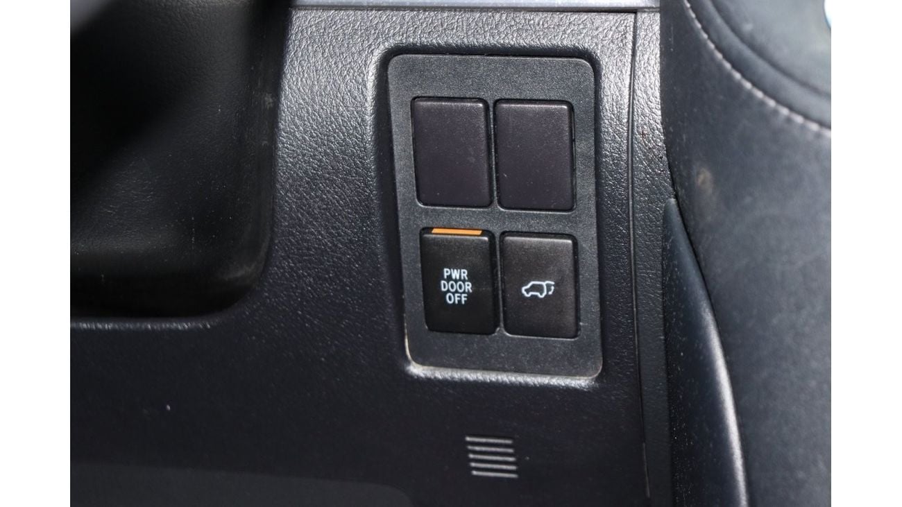 Toyota Land Cruiser GXR GT Toyota Land Cruiser GX.R Grand Touring / V6 / 2019 / GCC / Free Accident  / Only 86,000KM