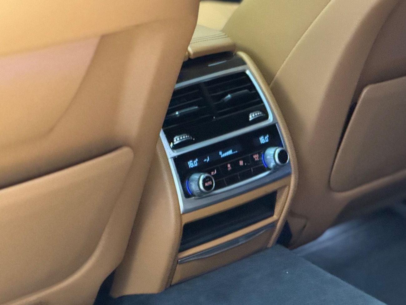 بي أم دبليو 730Li EXCLUSIVE