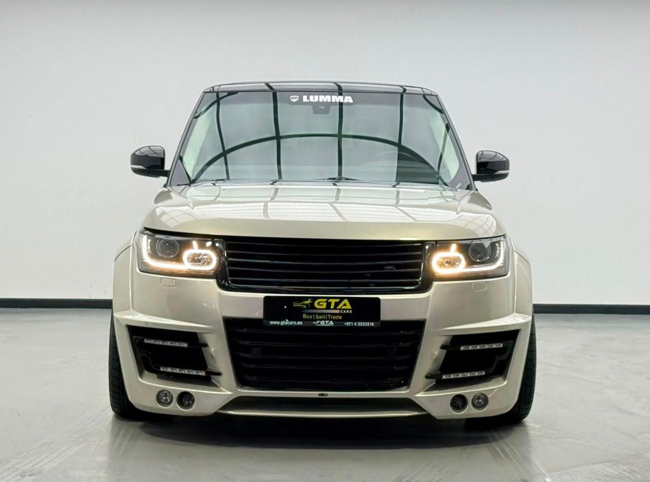 Land Rover Range Rover VOGUE 2013 Range Rover Vogue Lumma CLR Original, Just Been Serviced, Excellent Condition, GCC