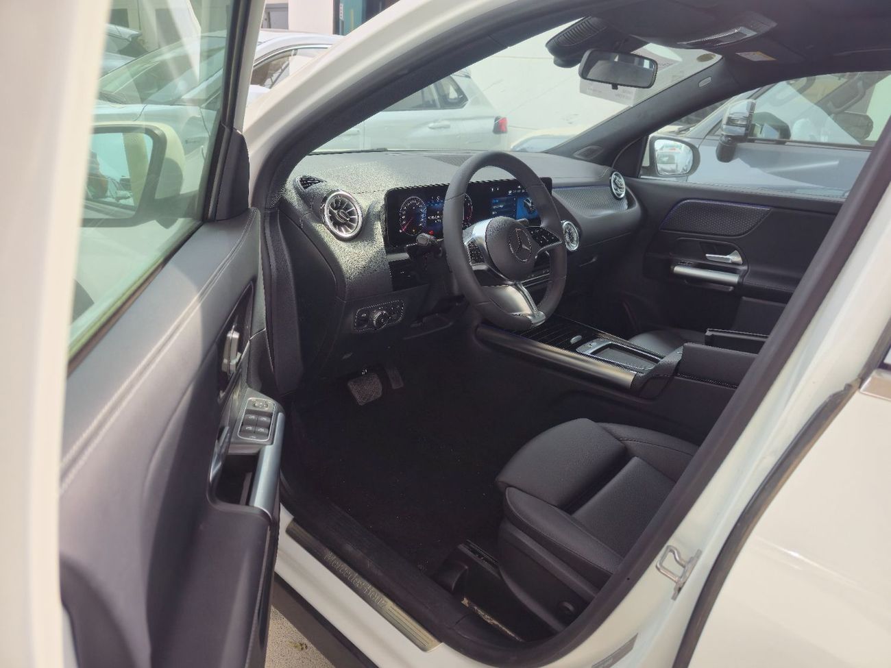 Mercedes-Benz GLA 200 MERCEDES BENZ GLA200 1.3L TURBO FULL OPTION MODEL 2025