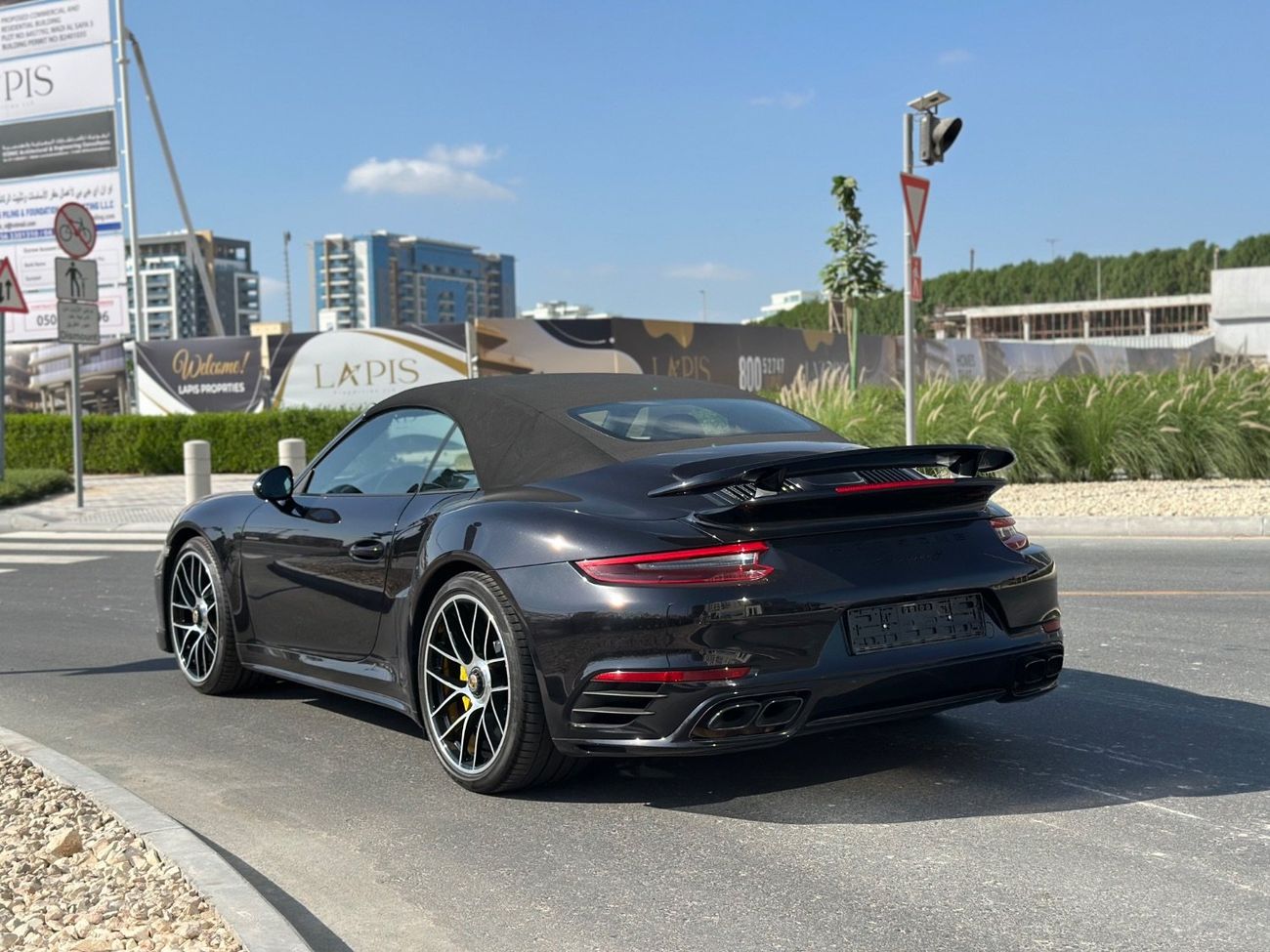 Porsche 911 Turbo S 3.8L (560 HP) Convertible Turbo S 3.8L (580 HP) Convertible | 2018 | Europe Specs | Full Opt