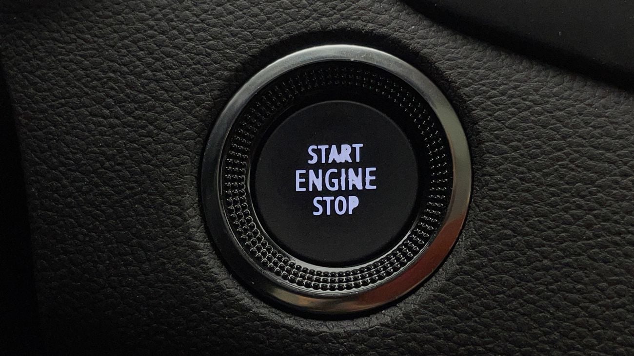 Renault Megane LE 1.6 | Zero Down Payment | Home Test Drive