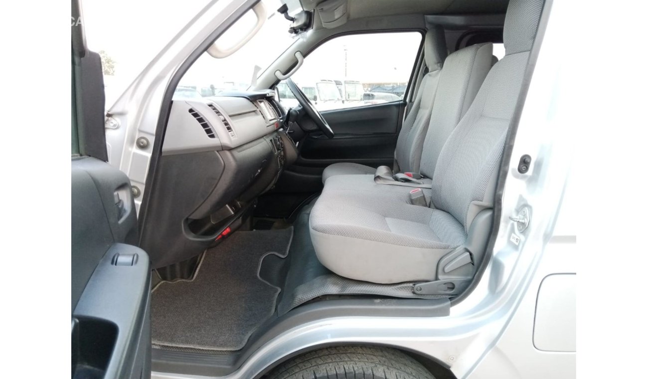 Toyota Hiace TOYOTA HIACE RIGHT HAND DRIVE (PM999)
