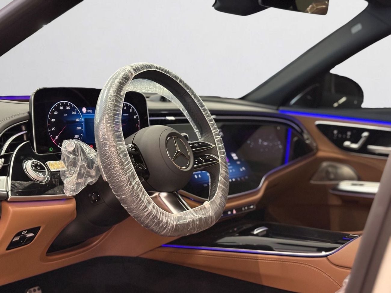 مرسيدس بنز E300 AMG AED 4,620 P.M | 0% DOWN PAYMENT | MERCEDES-BENZ E300 | 2.0L TURBO MILD HYBRID – 258 HP | 2024 | 