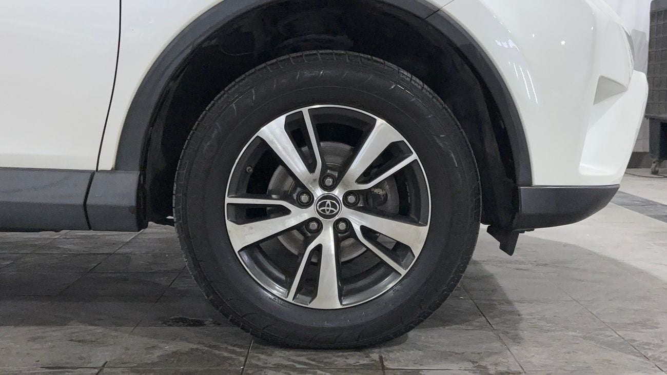 Toyota RAV4 VX 2017 VX | AED 1184/Month | 0 DP | 30 Day Return | Warranty | Service History