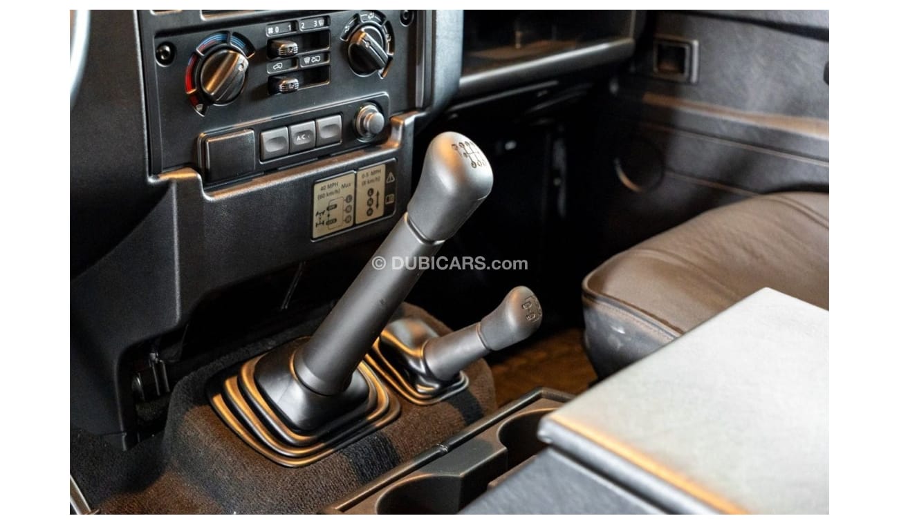 لاند روفر ديفندر 2015 Land Rover Defender 110 Station Wagon / Full Al Tayer Service History / One Owner