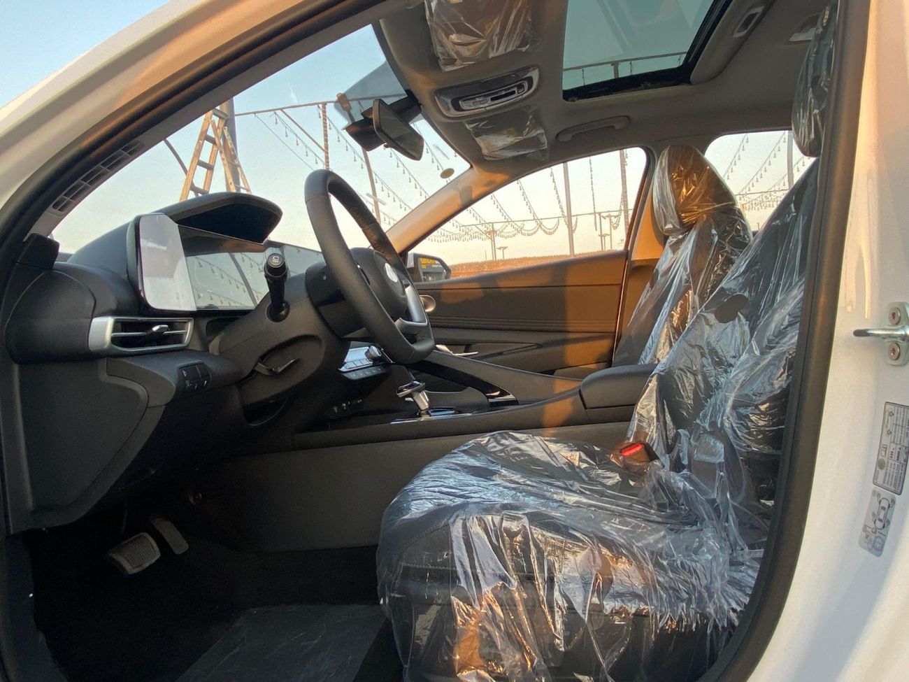 هيونداي إلانترا هيونداي النترا CN 7 LUXURY موديل: 2024 الممشي : 0  السعر : 77.000 درهم  مواصفات خليجية  فل اوبشن  4