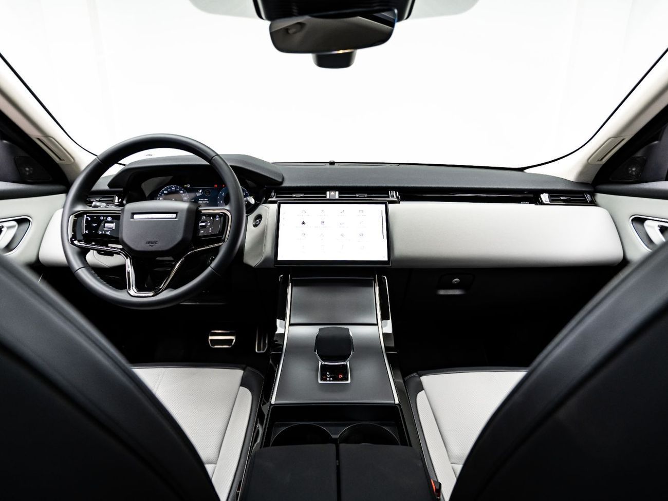 Land Rover Range Rover Velar P250 2.0L (246 HP) 2025 Range Rover Velar Dynamic SE P250, November 2029 Al Tayer Warranty + Service