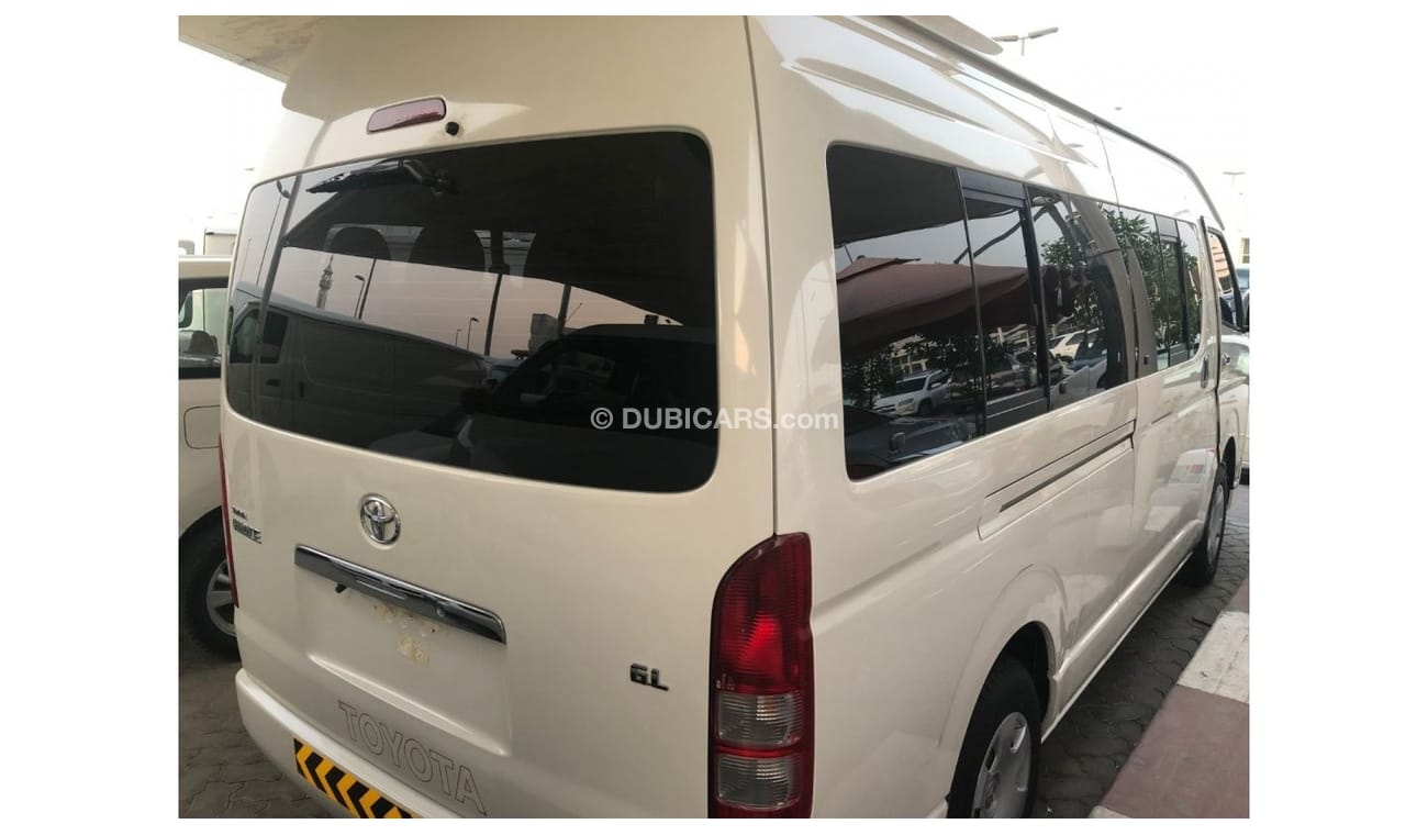 Toyota Hiace Toyota Hiace Highroof Bus 15 seater, A/T, model:2012. Free of accident.only done 2300 km