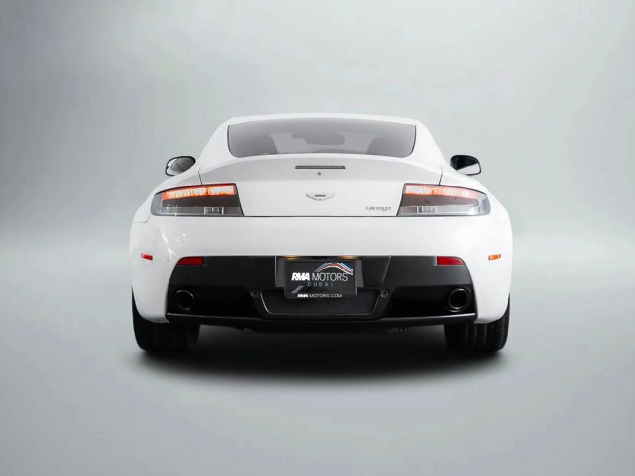 أستون مارتن فانتيج V8 4.7L