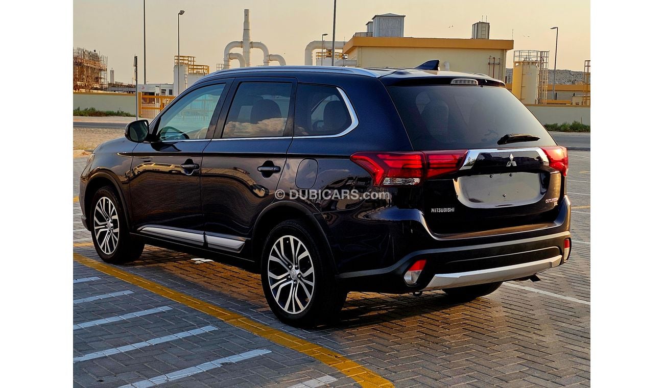 ميتسوبيشي آوتلاندر Full Option | Sunroof | Original Airbags | 7 Seats