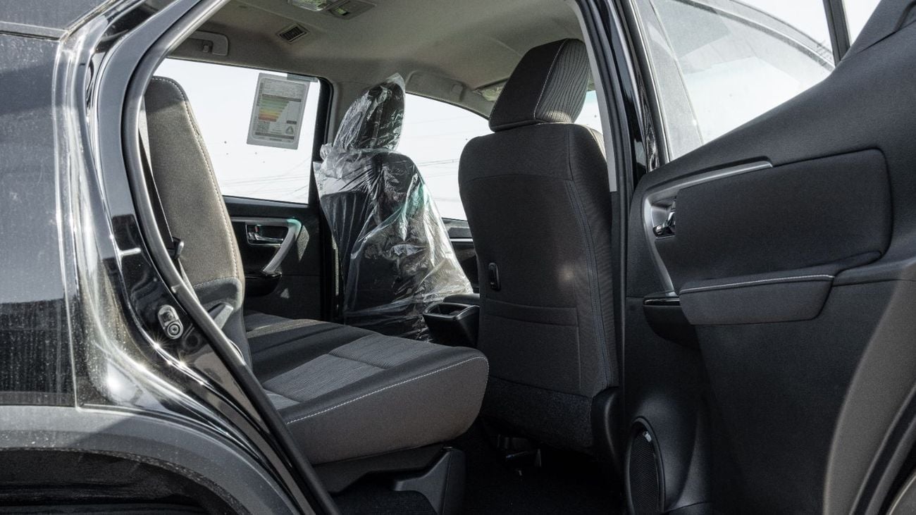 تويوتا فورتونر 2026 Toyota Fortuner VX 4.0L AT Petrol (Black-Black)